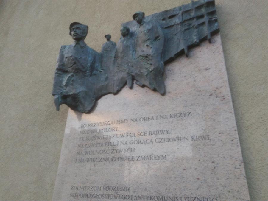 Tablica poświęcona żołnierzom antykomunistycznego podziemia niepodległościowego