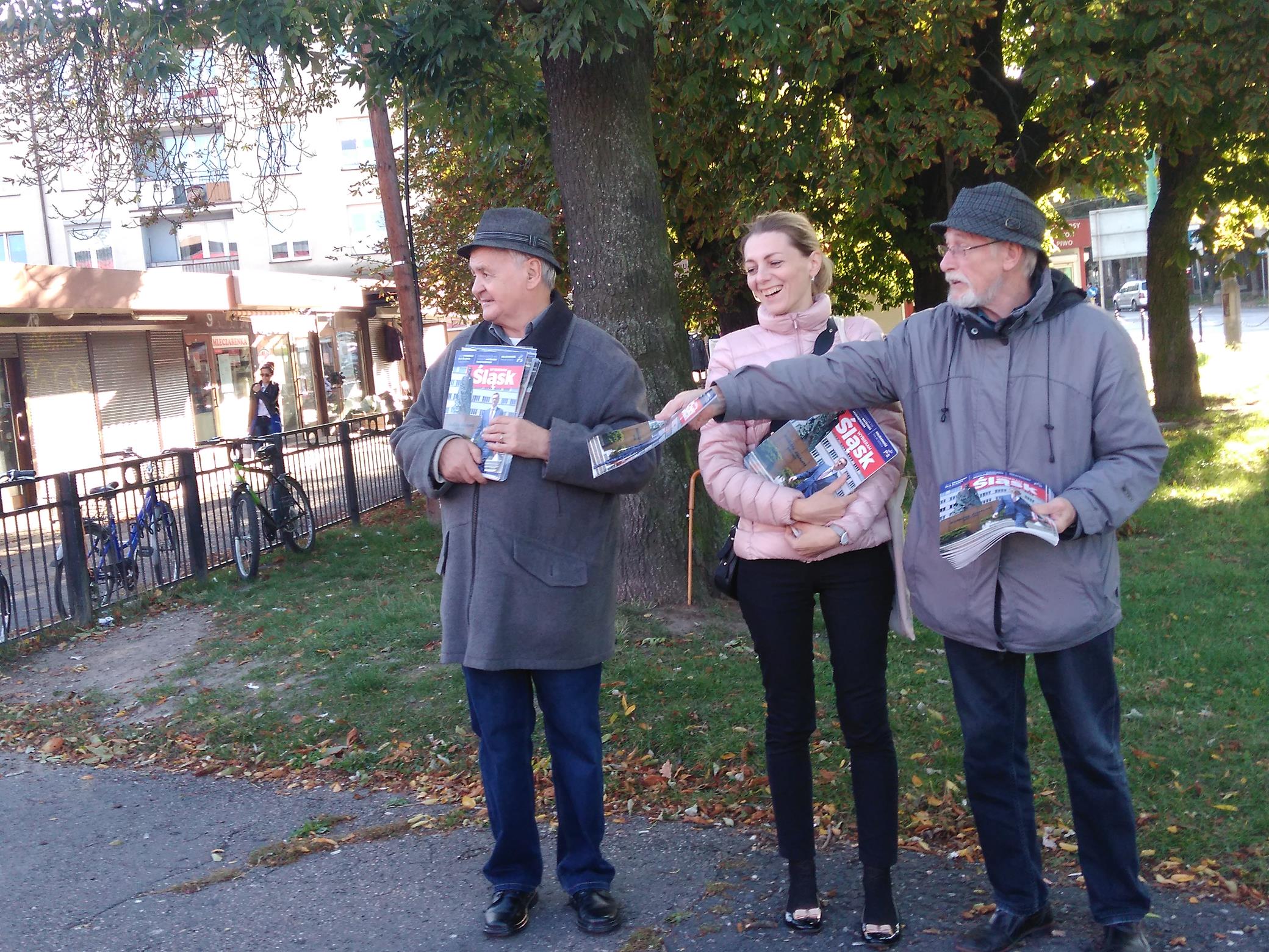 akcja rozdawania gazet